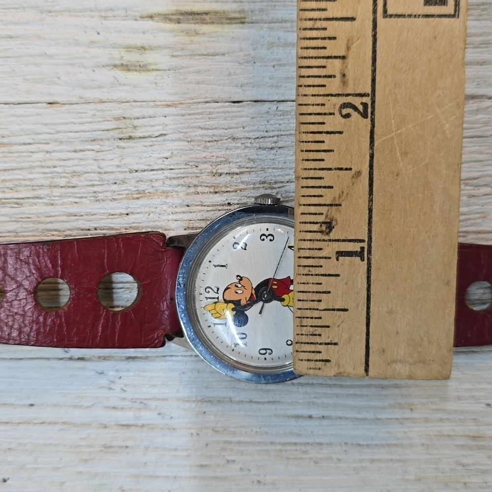 Vintage Mickey Mouse Timex Winding Watch - Picture 5 of 6